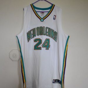 Authentic NBA Basketball Jersey (N.O. Hornets)